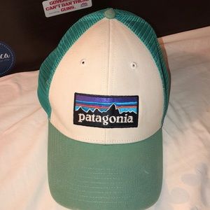 Mens PATAGONIA teal trucker mesh hat